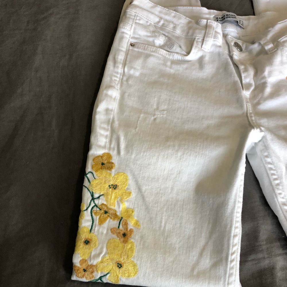 Zara Basic White Crop Skinny Flower Distressed Euc - image 5